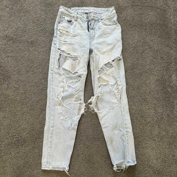 American Eagle ripped jeans - Picture 1 of 1